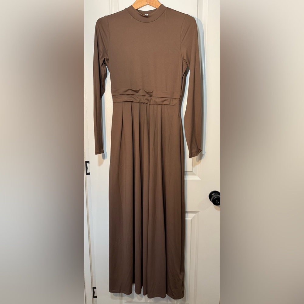 NWT Halara Mock-Neck Long Sleeve Pocket Flare Maxi Dress Size Medium - Picture 2 of 7